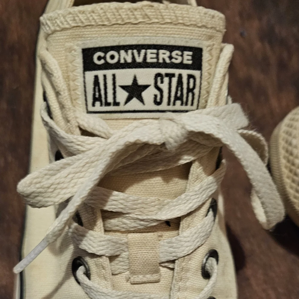 Converse Cream Low-Top Sneakers - Picture 2 of 4